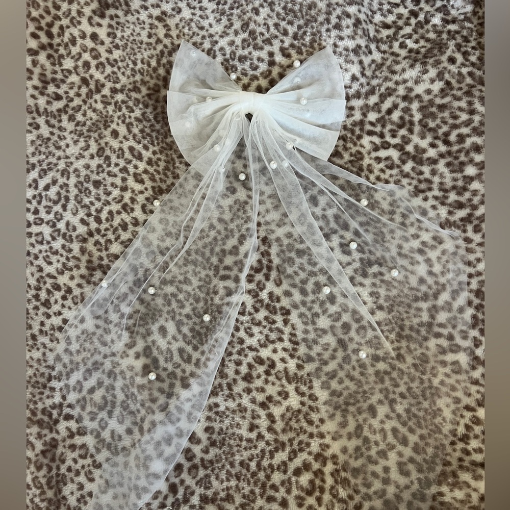 Pearl Bridal Hair Bow